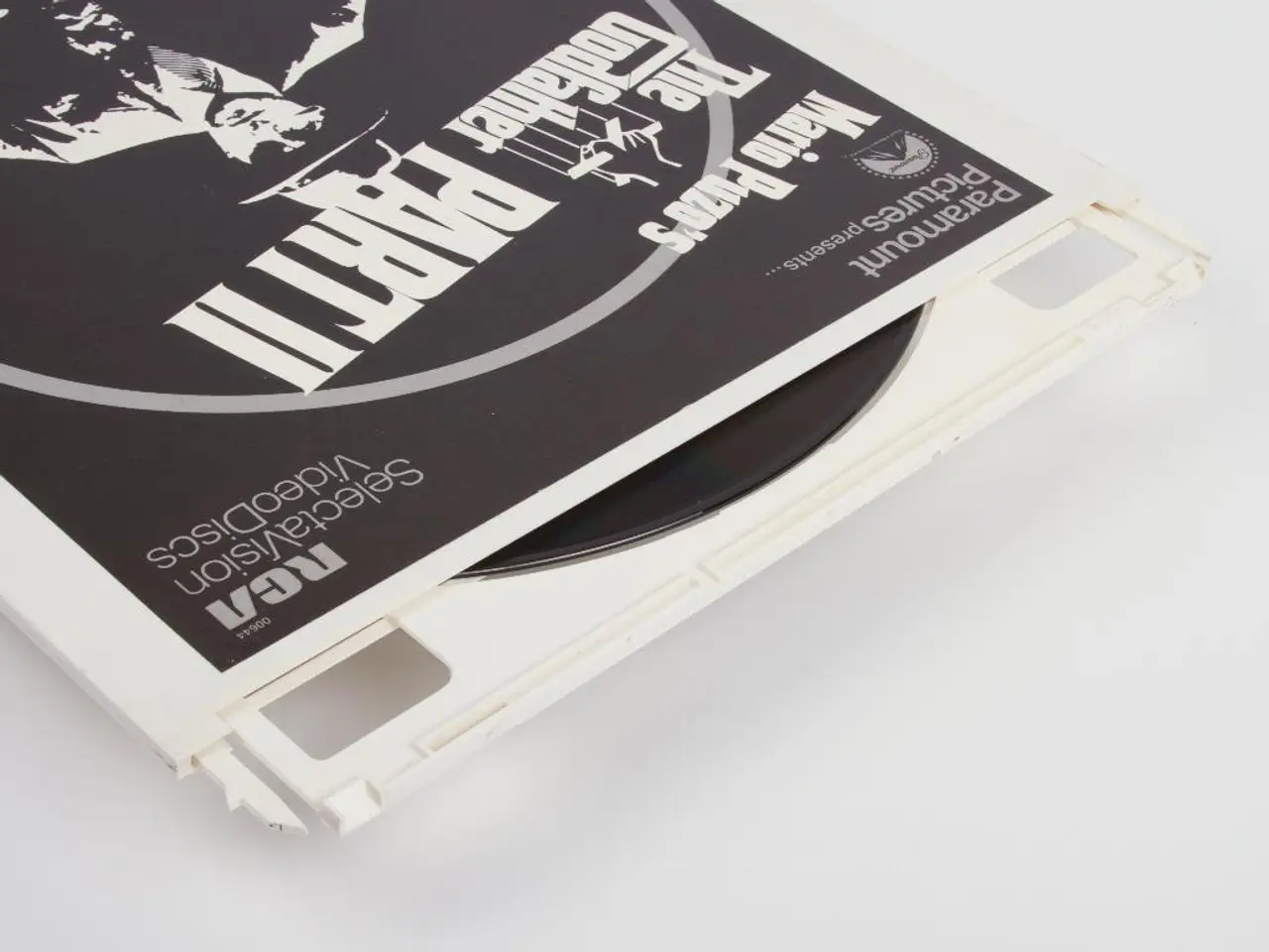 CD Transparency Test: Examining Lorde's Transparent Disc Across Seven Disc Players - Any Success?