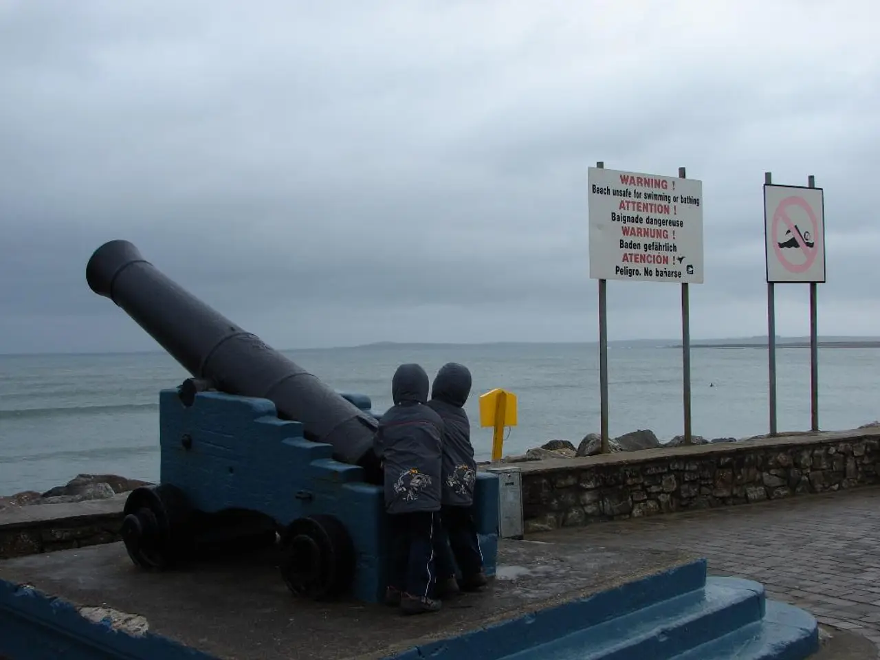 United States Space Force successfully monitors a number of satellites at a distance of 22,000...