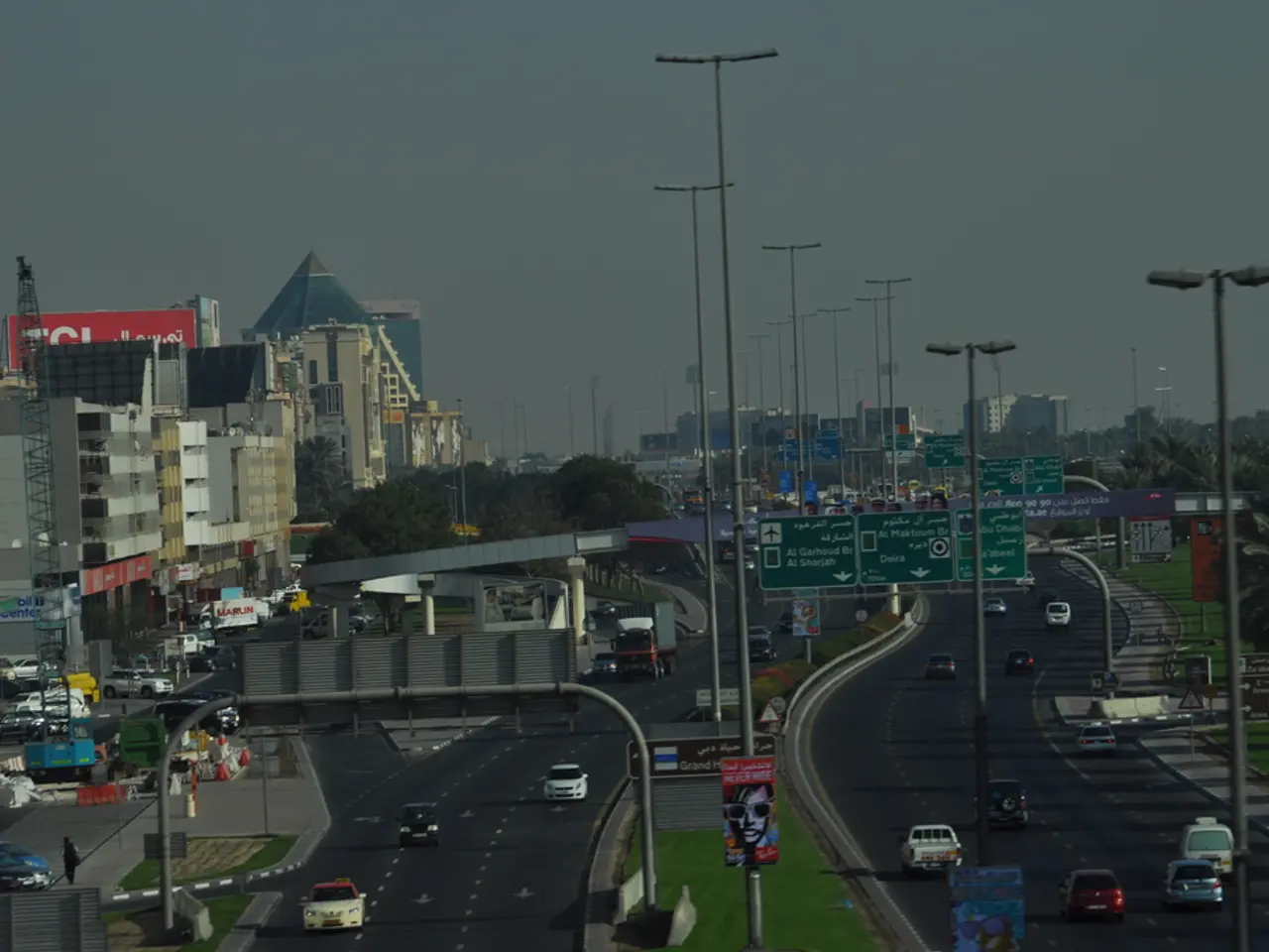 Swift Information Delivery: Digital Updates in the City