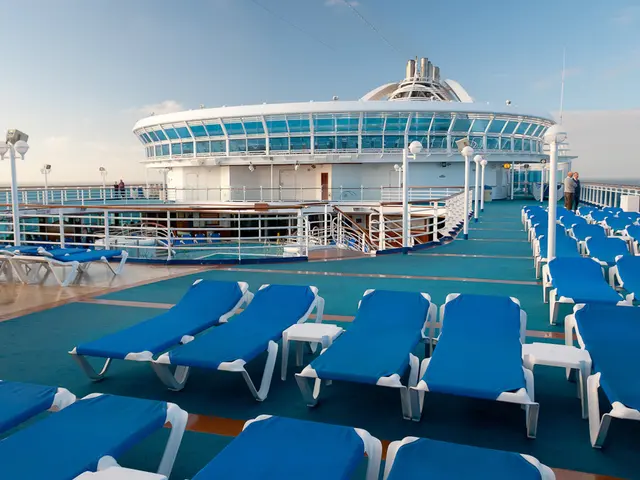 Large discount available: Garmin sat nav now selling for £199.99, praised by our site's editor.