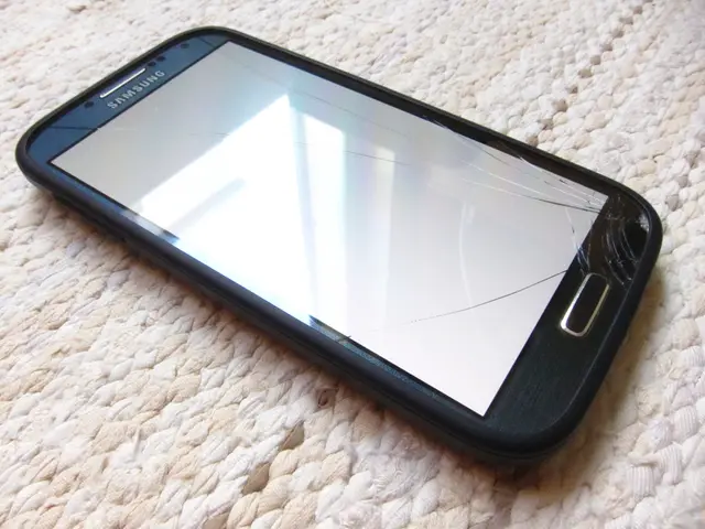 Cogeco expresses concern over fiber and embarks on a wireless venture.