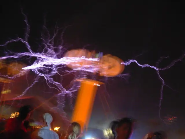 Lightning Detection through Neon Lamp Unveiled