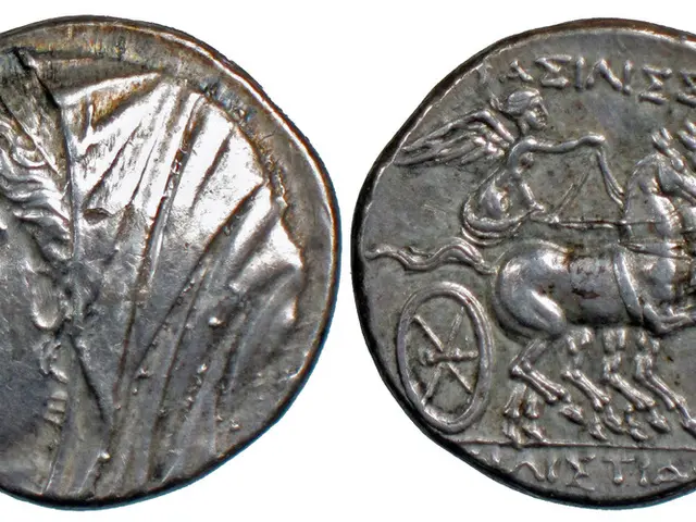 Dual Comparison: Notable Distinctions between Centralized and Decentralized Cryptocurrency...