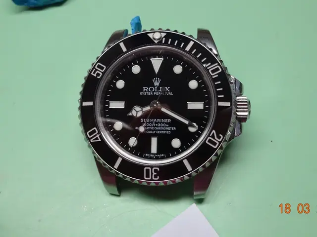 WhatsApp User Inquiry: Who Saved My Phone Number?