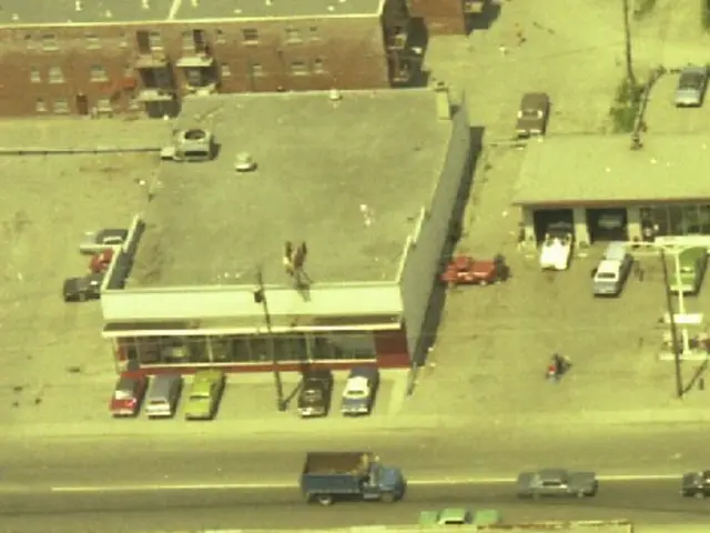 Tesla demonstrates the effectiveness of Full Self-Driving features by navigating the Swindon...