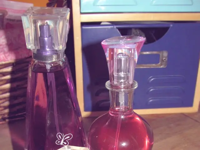 Investigating Hidden Messages in Images and Words Through Eye Movement Monitoring