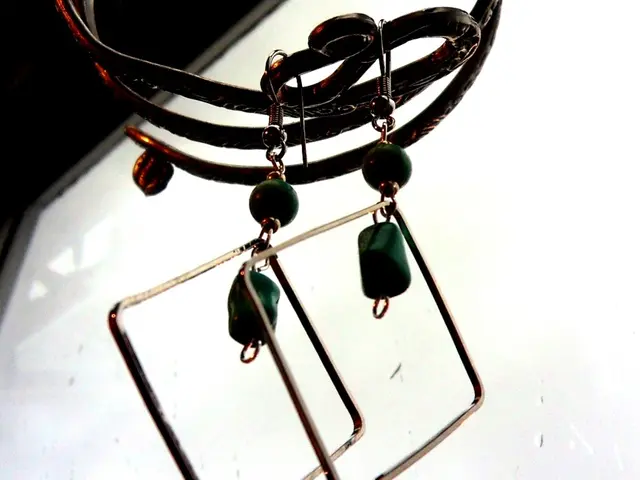 Revamped Battery Notifications for Headphones and Earbuds on Android Devices