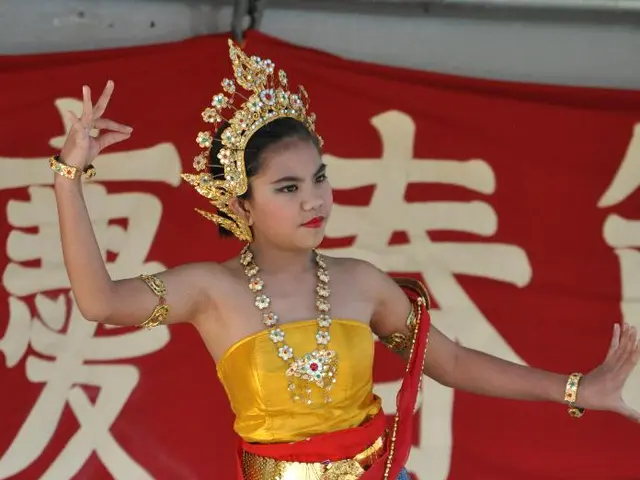 Kakao Entertainment reveals new Korean Sign Language symbol for its identity