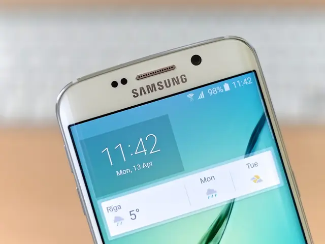 Android Phones undergo aesthetic enhancement, displaying a noticeable resemblance to Apple's iPhone...